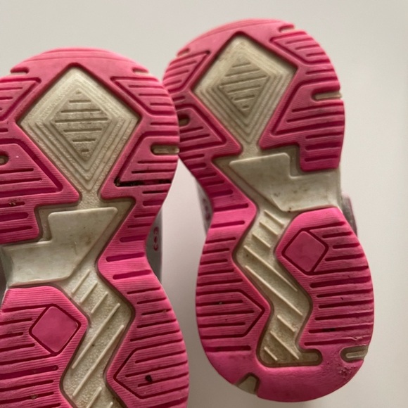 Sanrio Hello Kitty Toddlers Lighted Glitter Pink SilverSneakers Shoes Size 6 - Picture 3 of 5